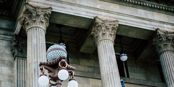 façade d'un tribunal